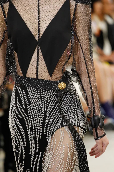 Look 80